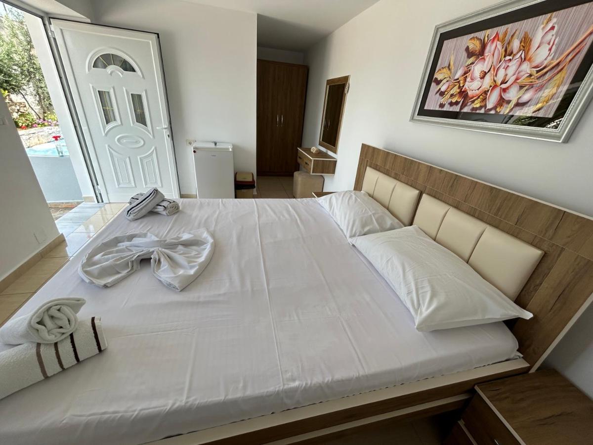 Eri Rooms Sarandë エクステリア 写真