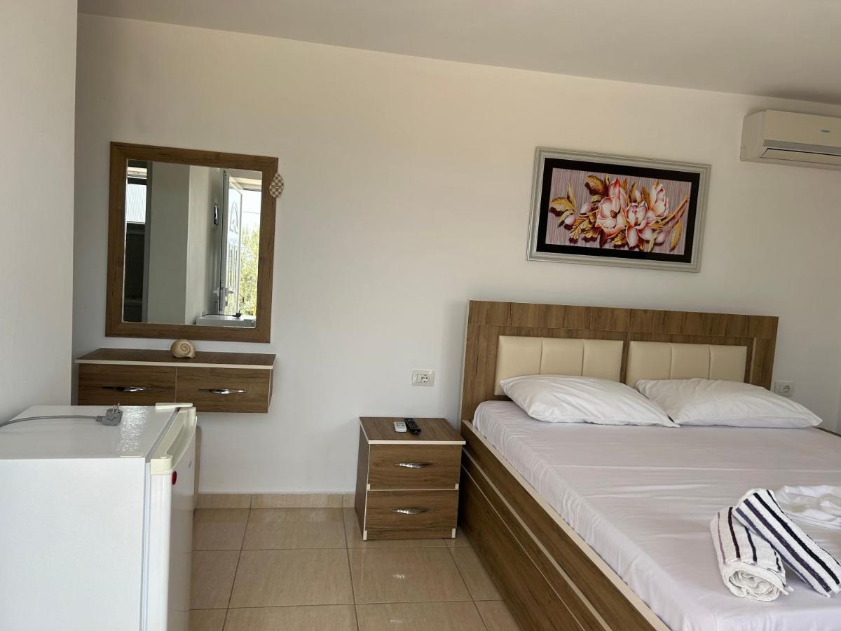 Eri Rooms Sarandë エクステリア 写真