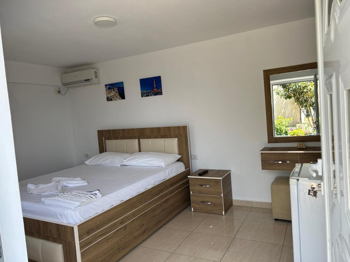 Eri Rooms Sarandë エクステリア 写真