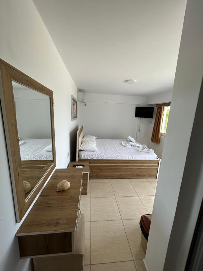 Eri Rooms Sarandë エクステリア 写真