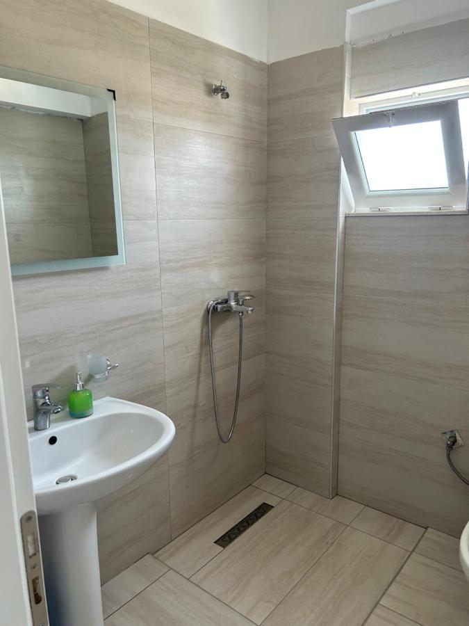 Eri Rooms Sarandë エクステリア 写真