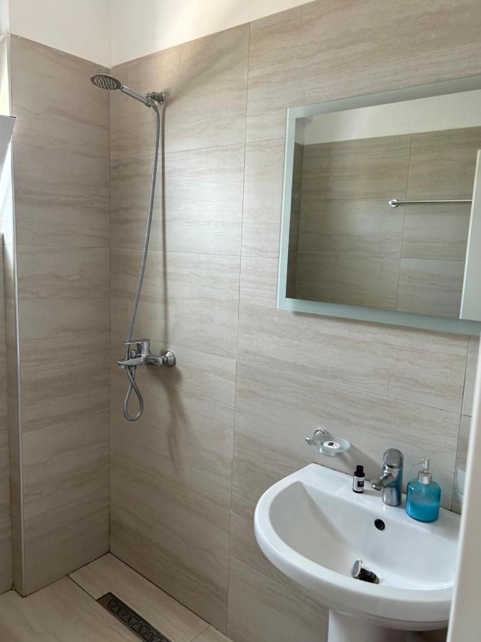 Eri Rooms Sarandë エクステリア 写真