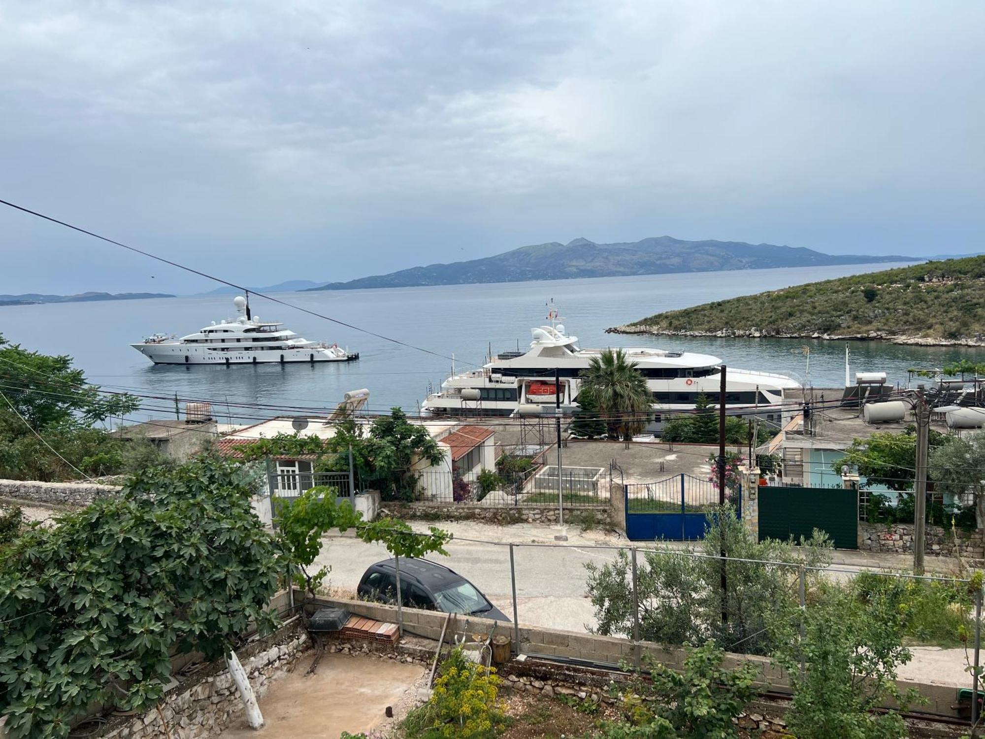 Eri Rooms Sarandë エクステリア 写真
